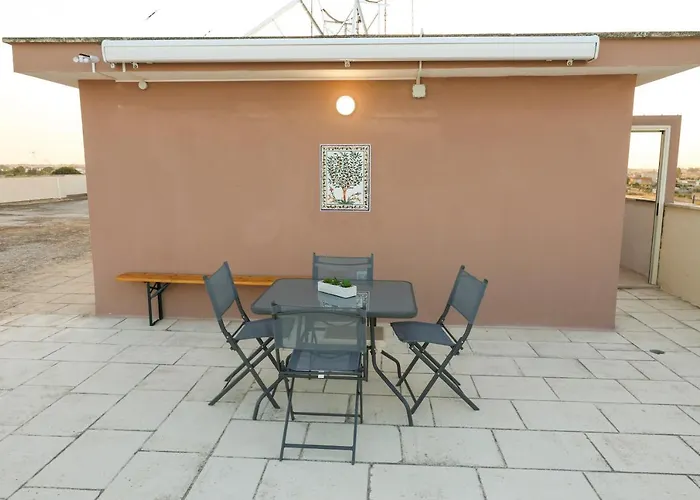 Innuendo La Terrazza House
